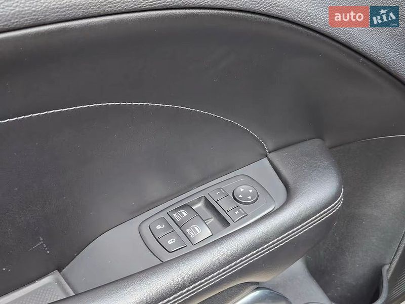 Купе Dodge Challenger 2017 в Києві