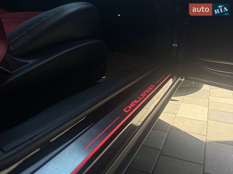 Купе Dodge Challenger 2016 в Полтаве