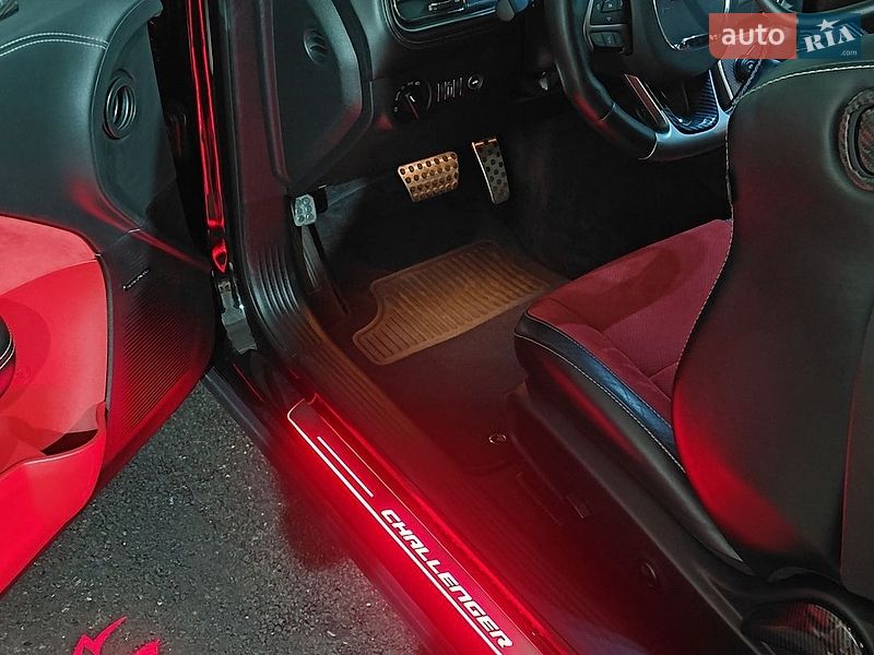 Купе Dodge Challenger 2016 в Полтаве