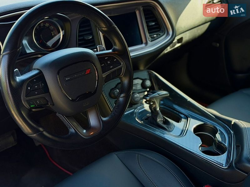 Купе Dodge Challenger 2018 в Чернівцях