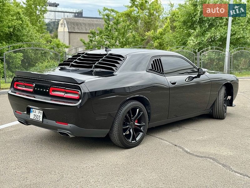 Купе Dodge Challenger 2016 в Киеве