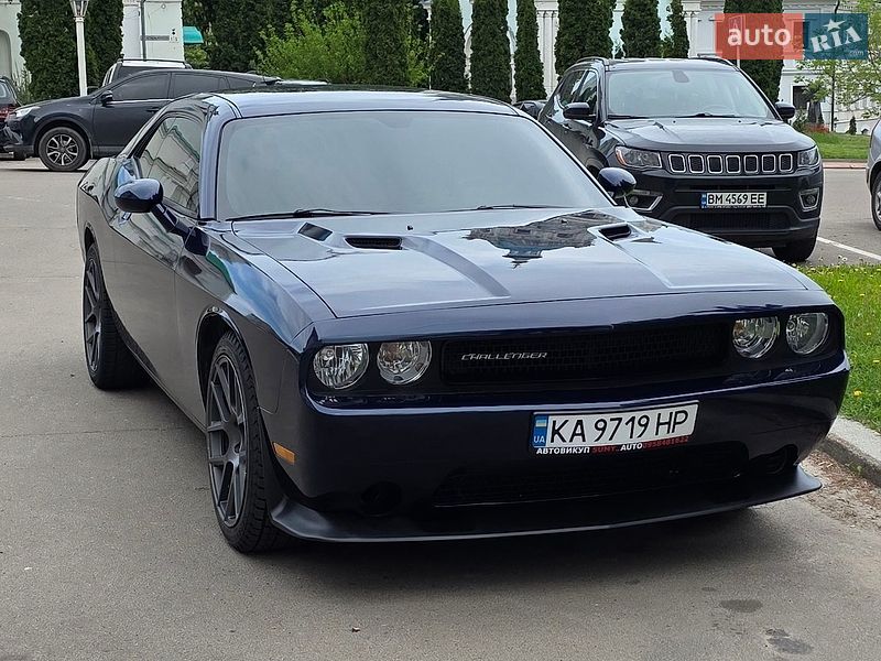 Купе Dodge Challenger 2013 в Сумах