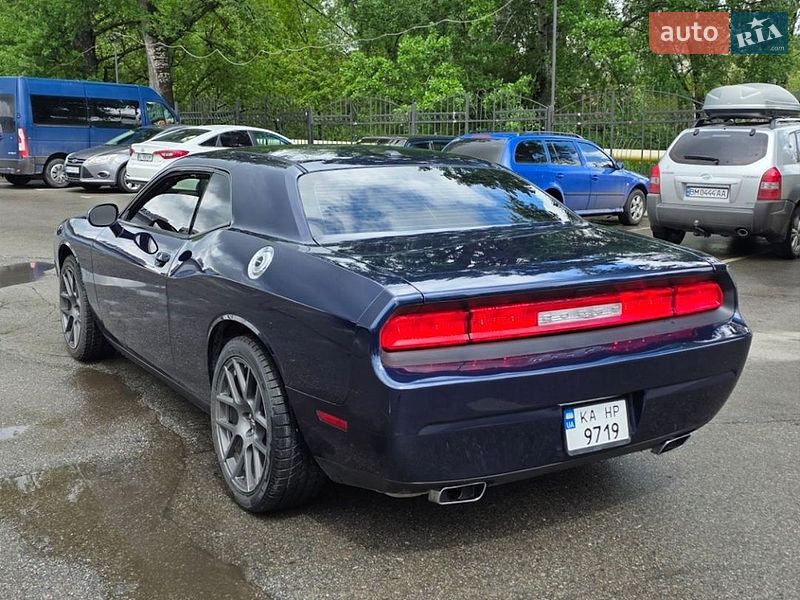 Купе Dodge Challenger 2013 в Сумах