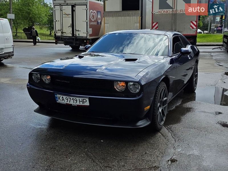 Купе Dodge Challenger 2013 в Сумах