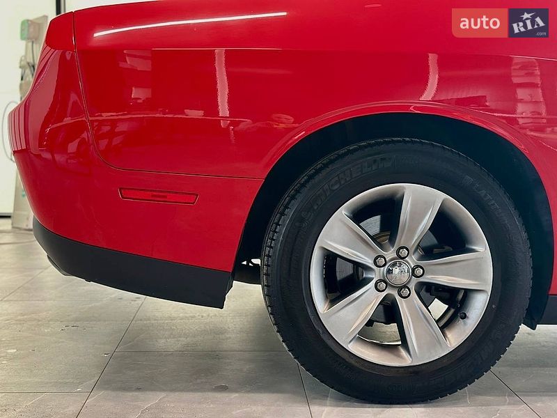 Купе Dodge Challenger 2016 в Львові
