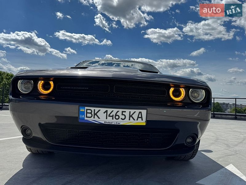 Купе Dodge Challenger 2019 в Львове