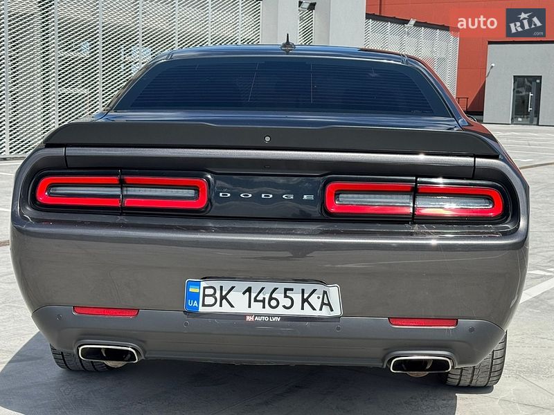 Купе Dodge Challenger 2019 в Львове