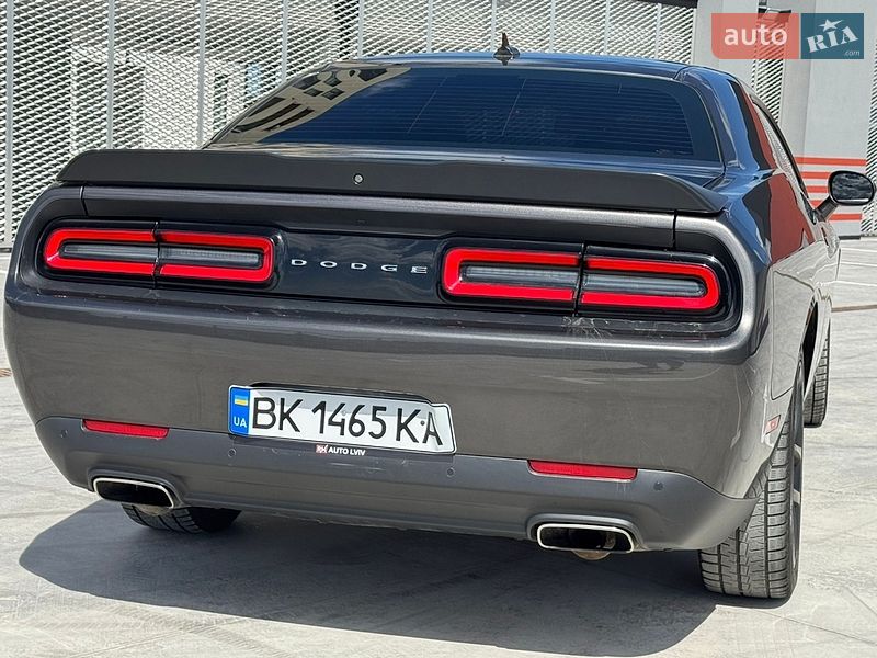 Купе Dodge Challenger 2019 в Львове