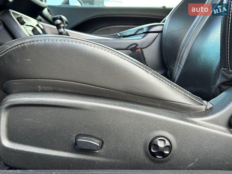 Купе Dodge Challenger 2019 в Львове
