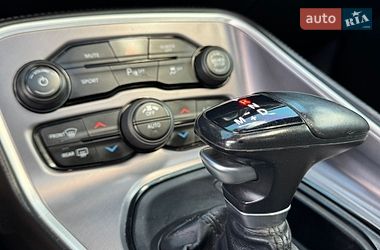 Купе Dodge Challenger 2019 в Львове