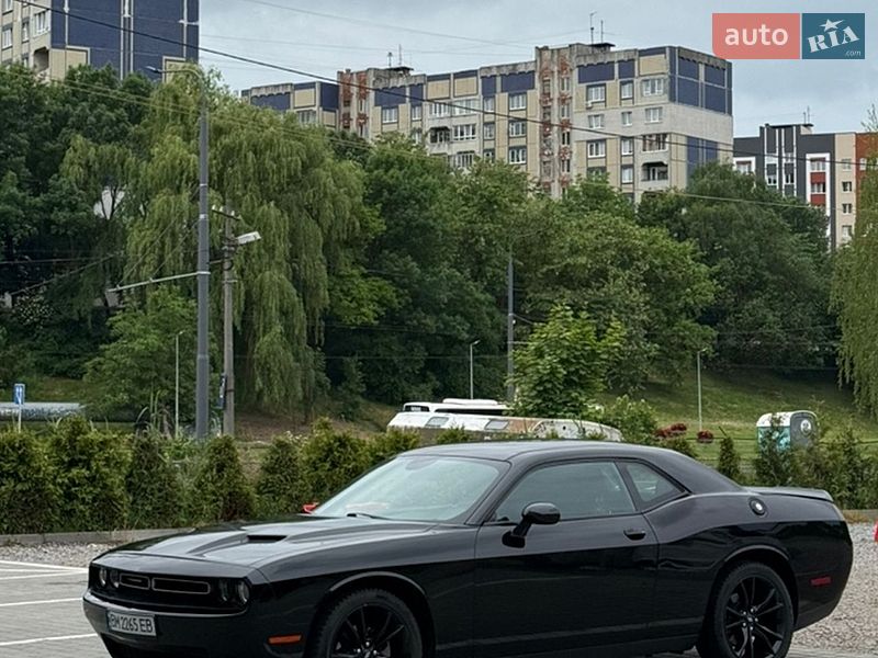 Купе Dodge Challenger 2017 в Львові