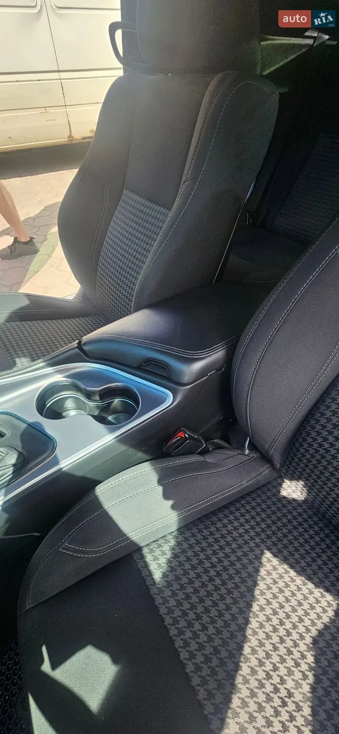 2018 Dodge Challenger - мініатюра 23