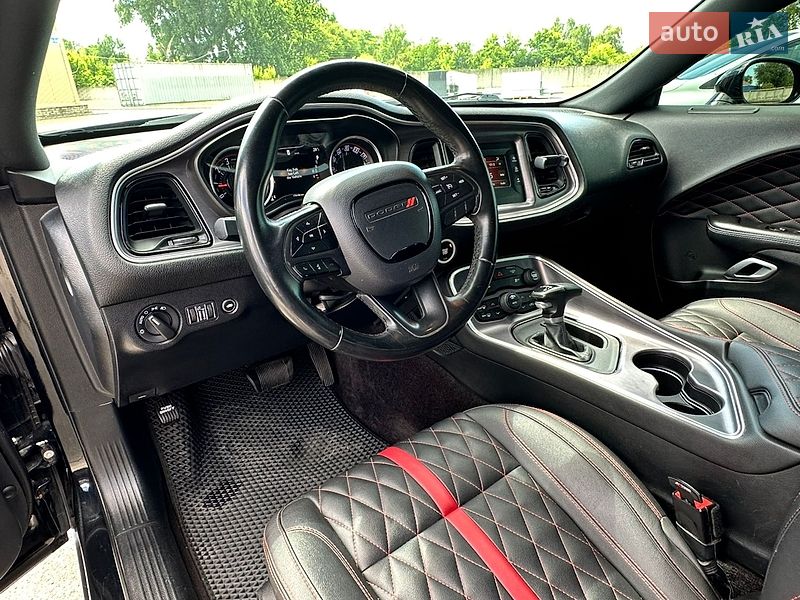 Купе Dodge Challenger 2017 в Киеве
