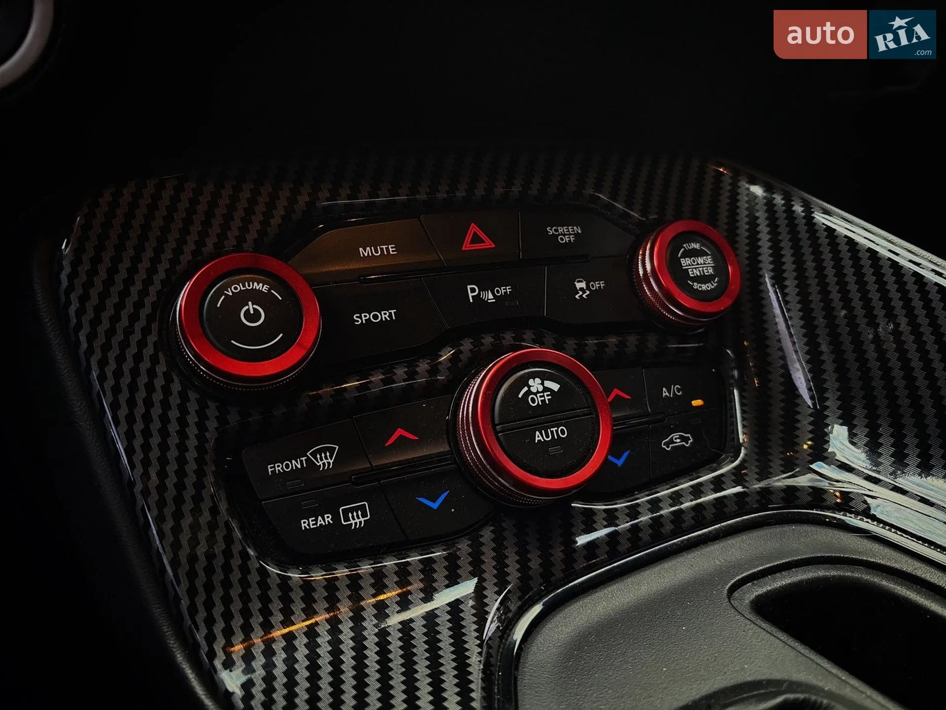 2018 Dodge Challenger - мініатюра 23
