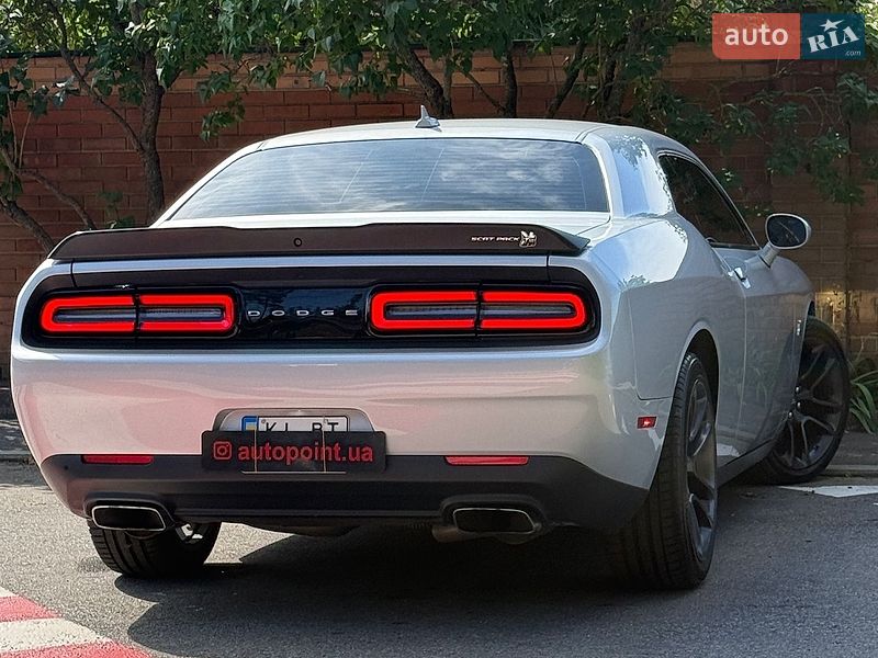 Купе Dodge Challenger 2020 в Білогородці