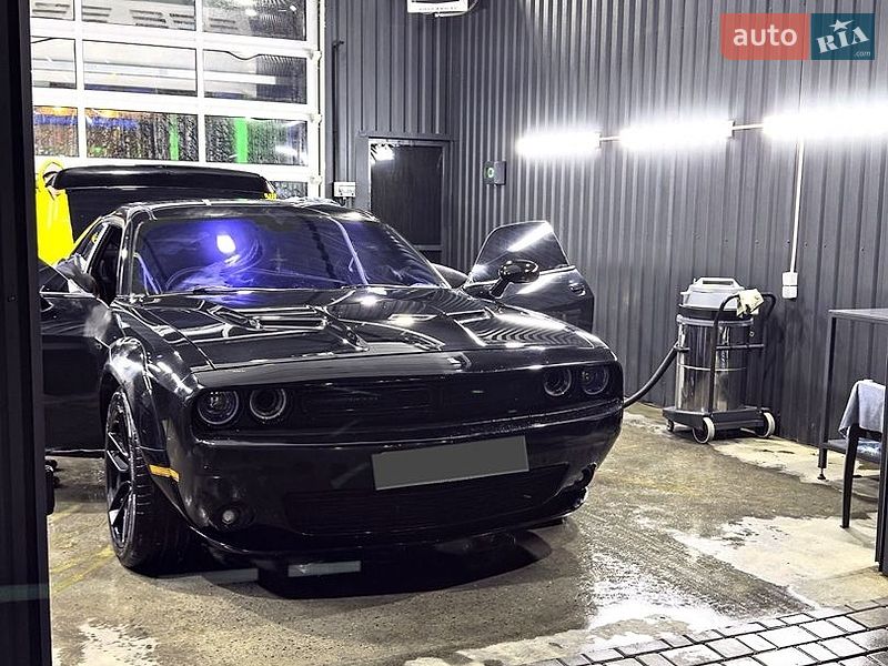 Купе Dodge Challenger 2016 в Харкові