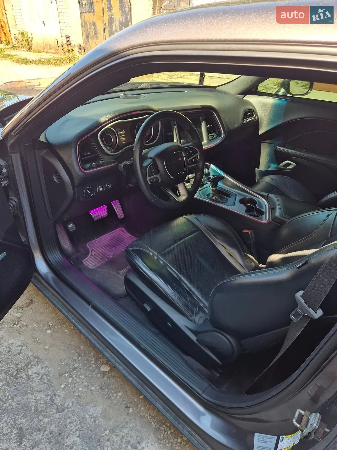 2015 Dodge Challenger - мініатюра 16