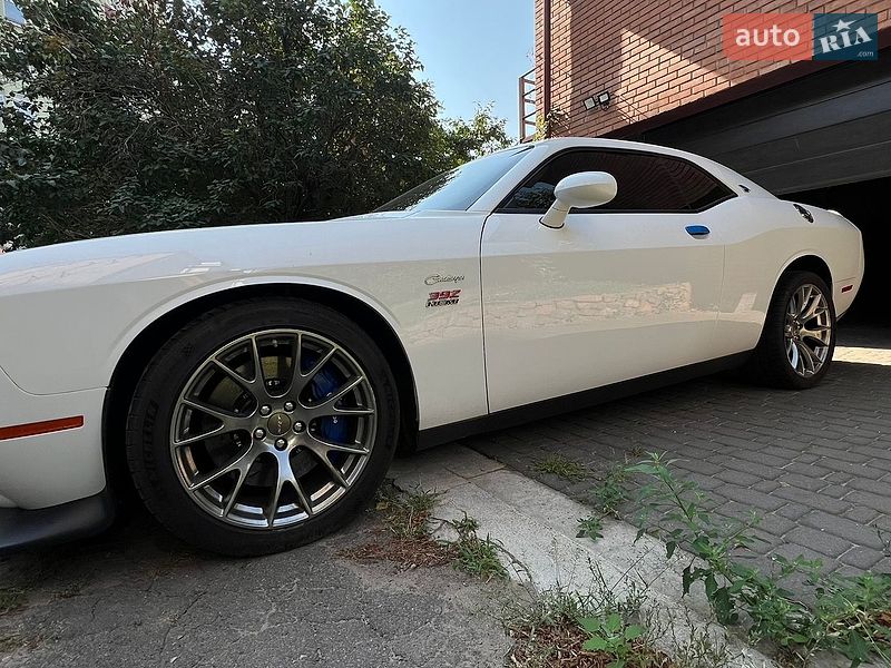 Купе Dodge Challenger 2017 в Киеве