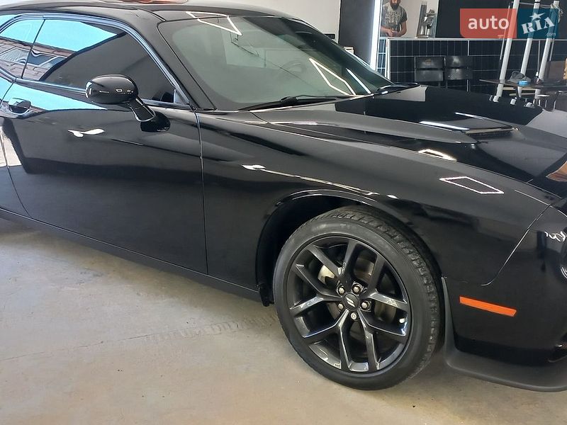 Купе Dodge Challenger 2022 в Чернигове