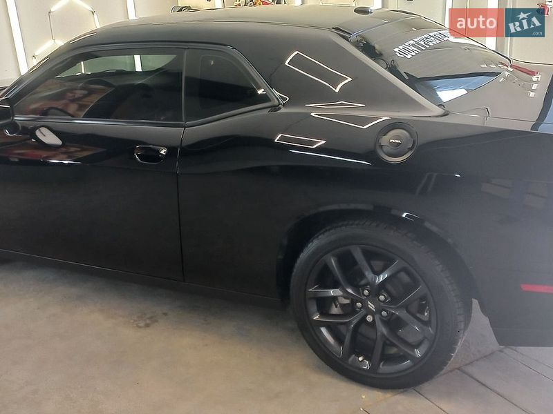 Купе Dodge Challenger 2022 в Чернигове