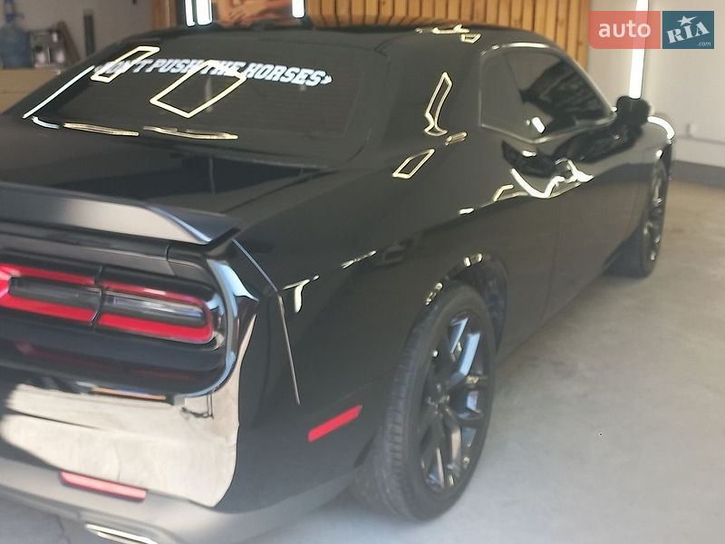 Купе Dodge Challenger 2022 в Чернигове