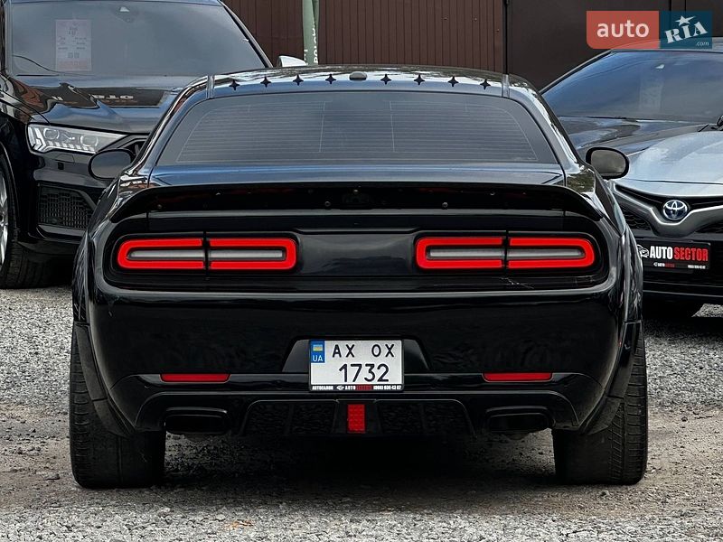 Купе Dodge Challenger 2016 в Харкові
