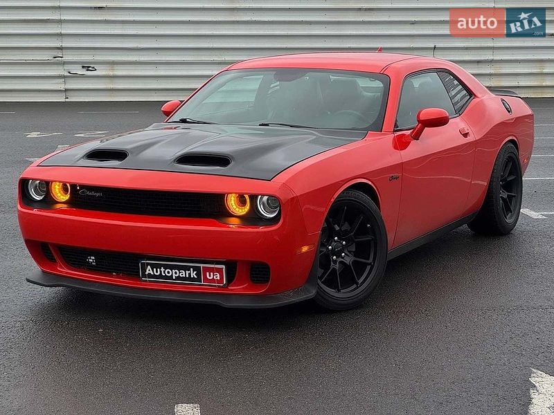 Купе Dodge Challenger 2017 в Львове