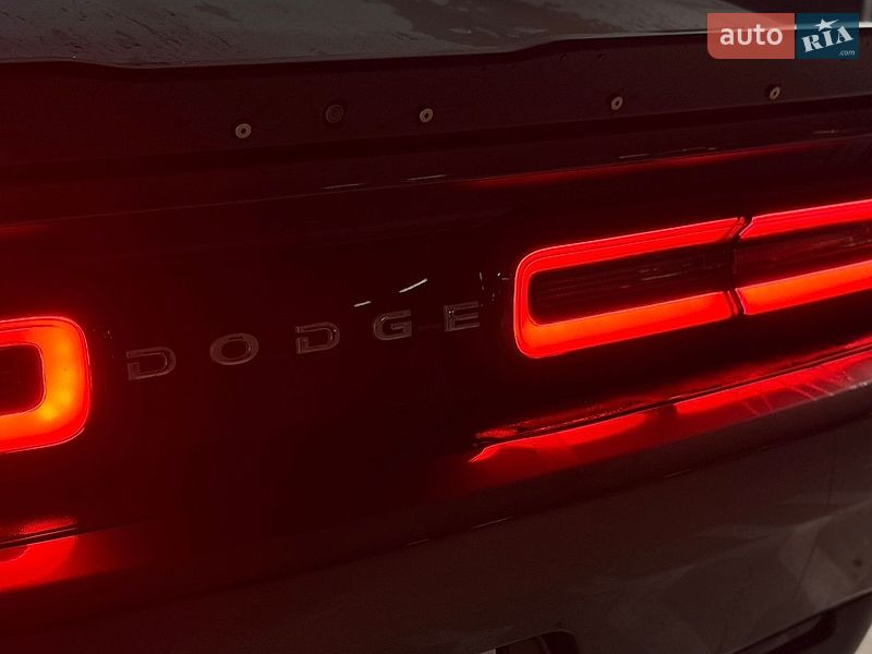 Купе Dodge Challenger 2020 в Львові