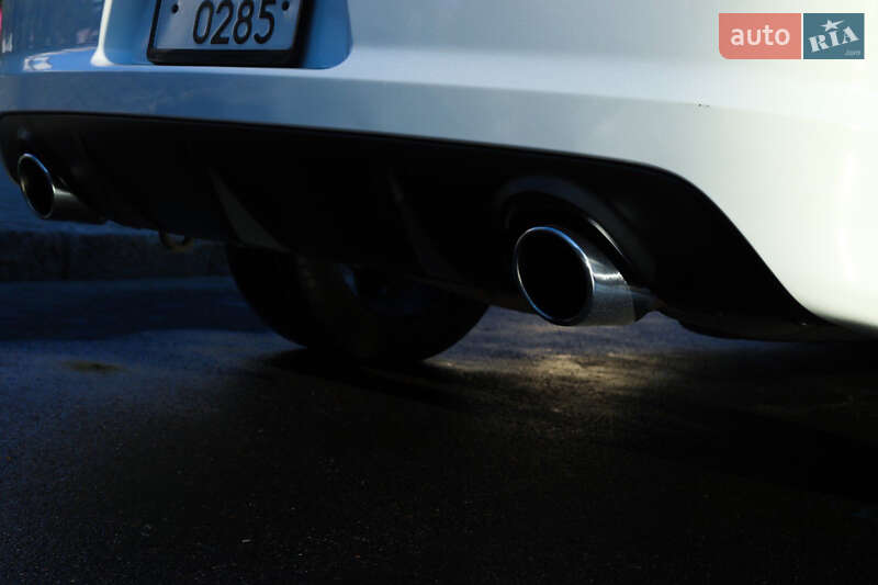 Седан Dodge Charger 2013 в Одесі