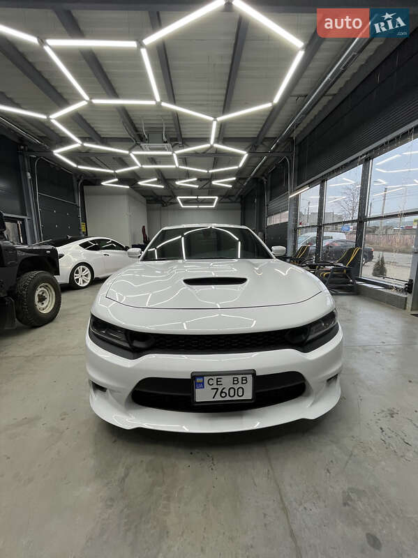 Седан Dodge Charger 2018 в Чернівцях