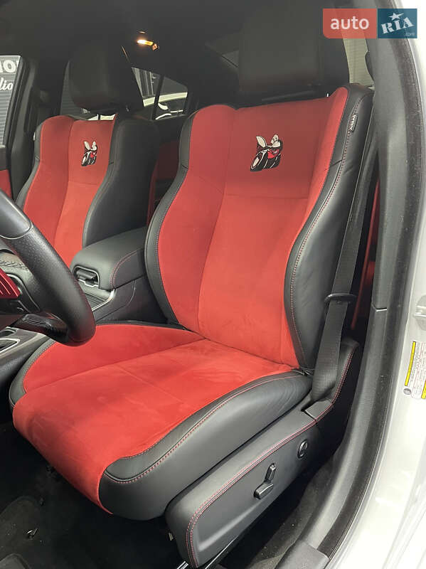 Седан Dodge Charger 2018 в Чернівцях