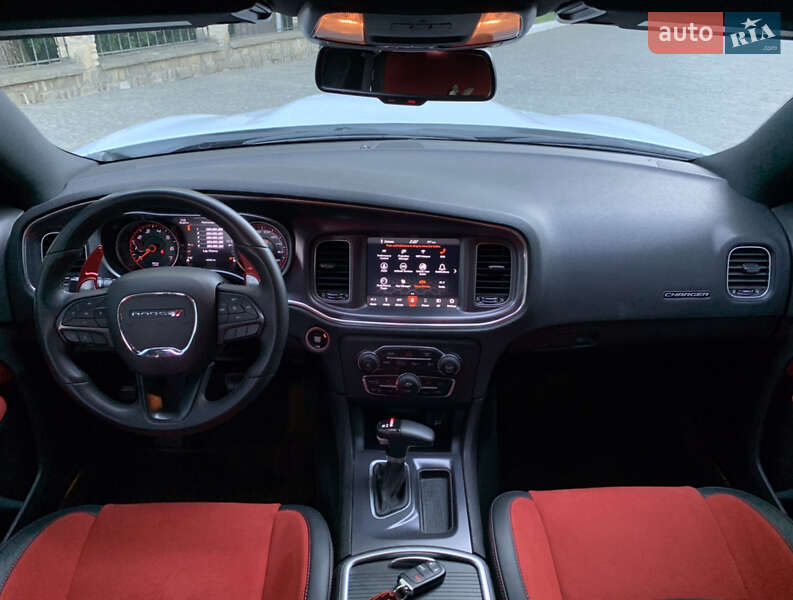 Седан Dodge Charger 2018 в Чернівцях