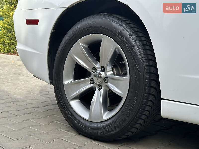 Седан Dodge Charger 2013 в Одесі