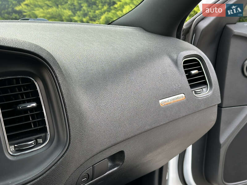 Седан Dodge Charger 2013 в Одесі