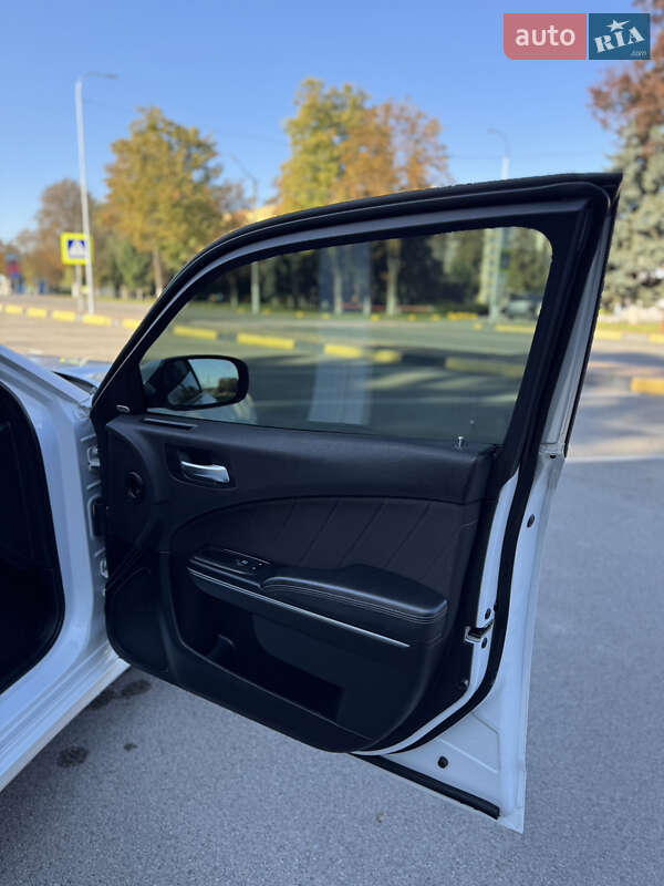 Седан Dodge Charger 2016 в Киеве фото 29 Седан Dodge Charger 2016 в Киеве