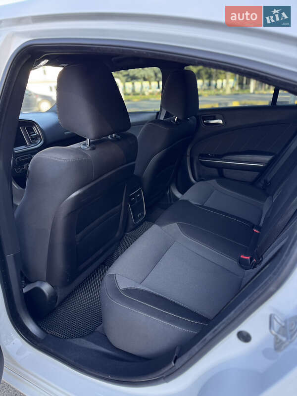 Седан Dodge Charger 2016 в Киеве фото 45 Седан Dodge Charger 2016 в Киеве