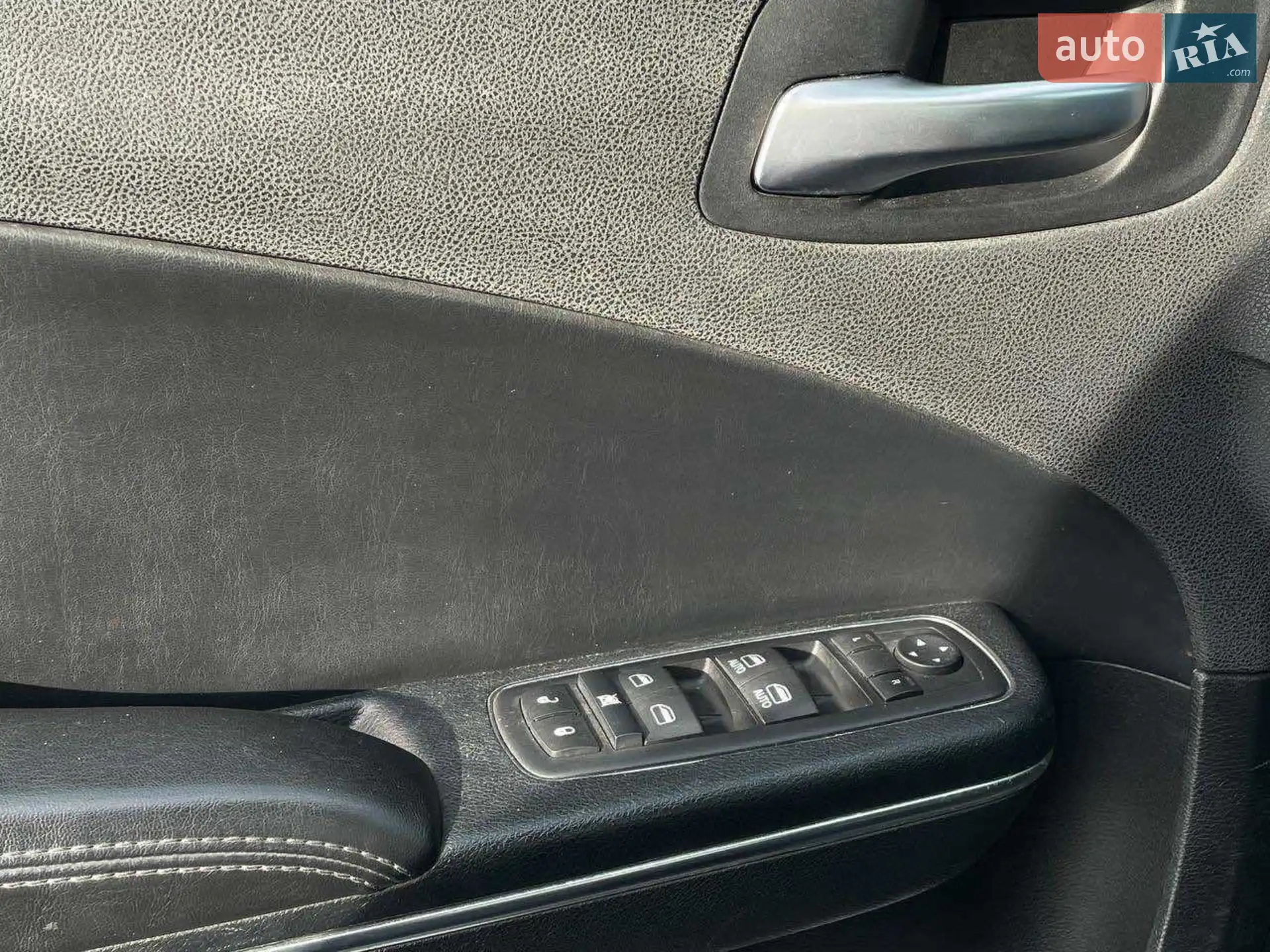 2016 Dodge Charger - мініатюра 21