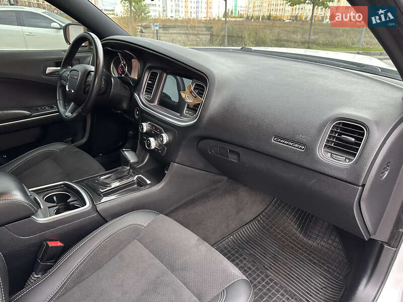 Седан Dodge Charger 2015 в Києві фото 36 Седан Dodge Charger 2015 в Києві