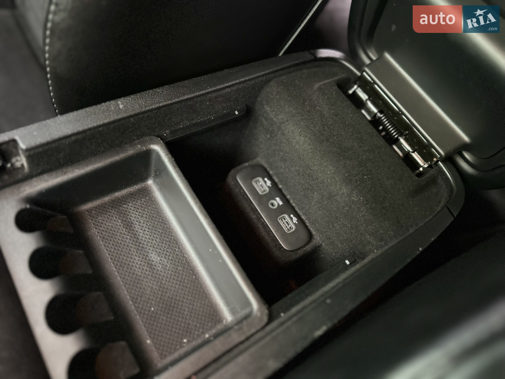 2018 Dodge Charger - мініатюра 25