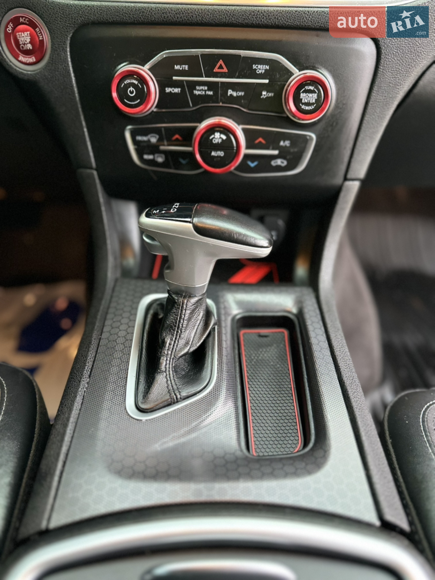 2018 Dodge Charger - мініатюра 38