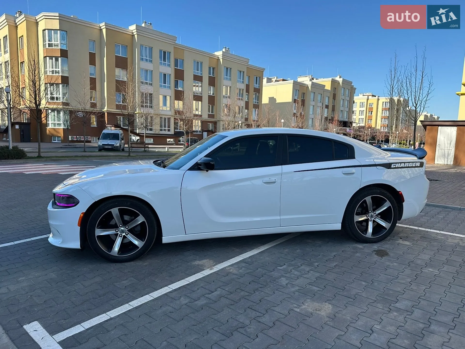 2015 Dodge Charger - мініатюра 3