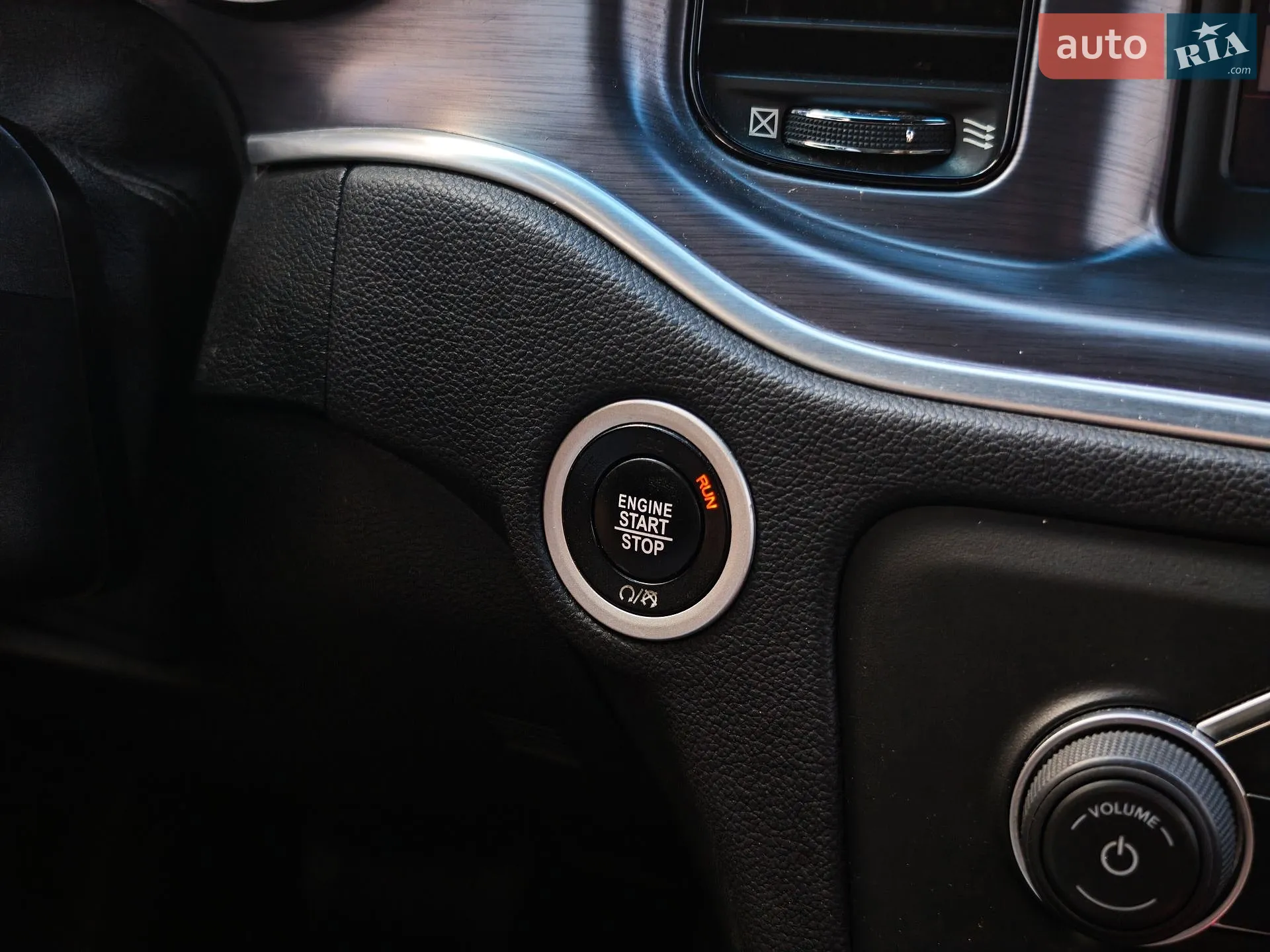2017 Dodge Charger - мініатюра 46
