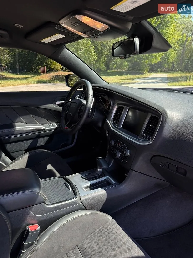 2018 Dodge Charger - мініатюра 31