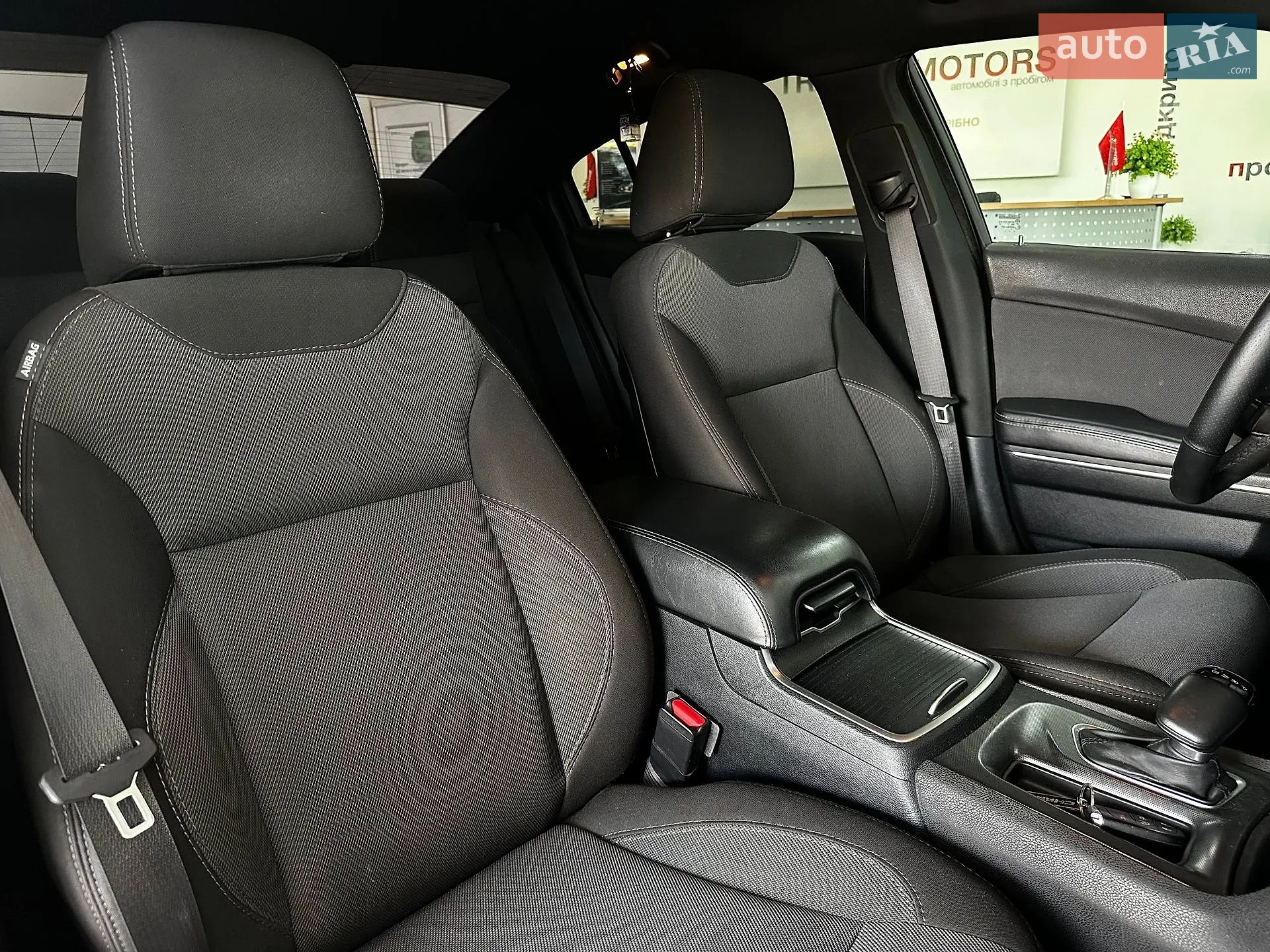 2017 Dodge Charger - мініатюра 21