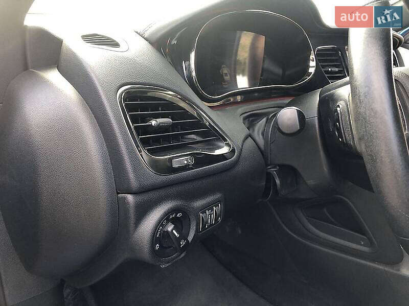Седан Dodge Dart 2015 в Львове