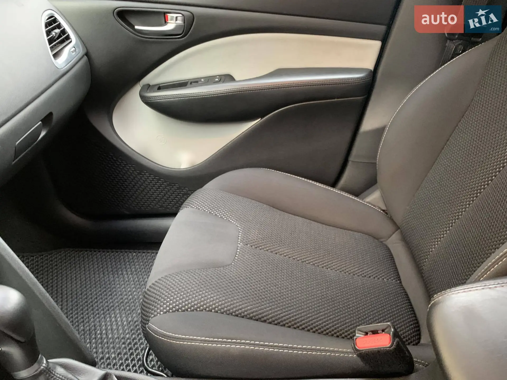 2016 Dodge Dart - мініатюра 17