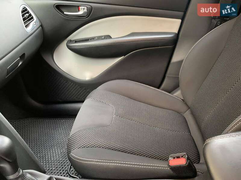 Седан Dodge Dart 2016 в Ровно