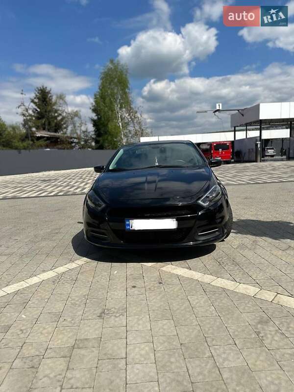 Седан Dodge Dart 2015 в Ужгороді