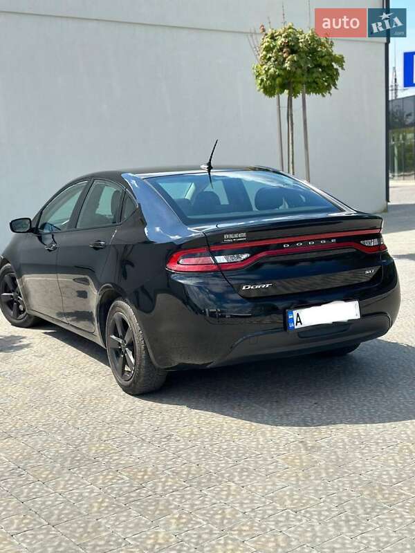 Седан Dodge Dart 2015 в Ужгороді