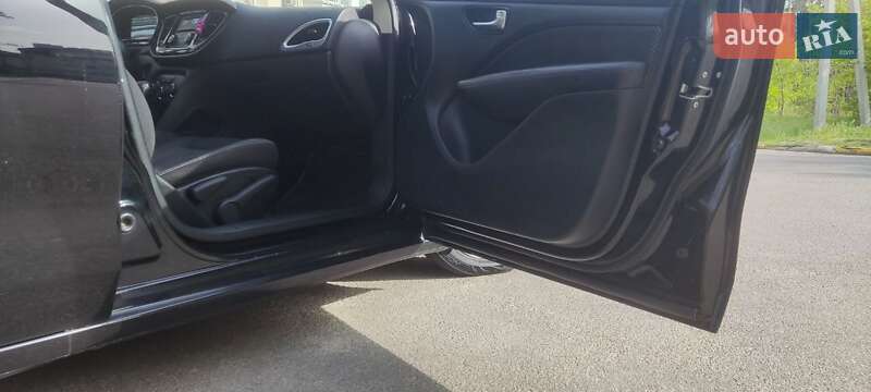 Седан Dodge Dart 2015 в Обухове